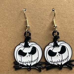 NWOT Pumpkin head earrings